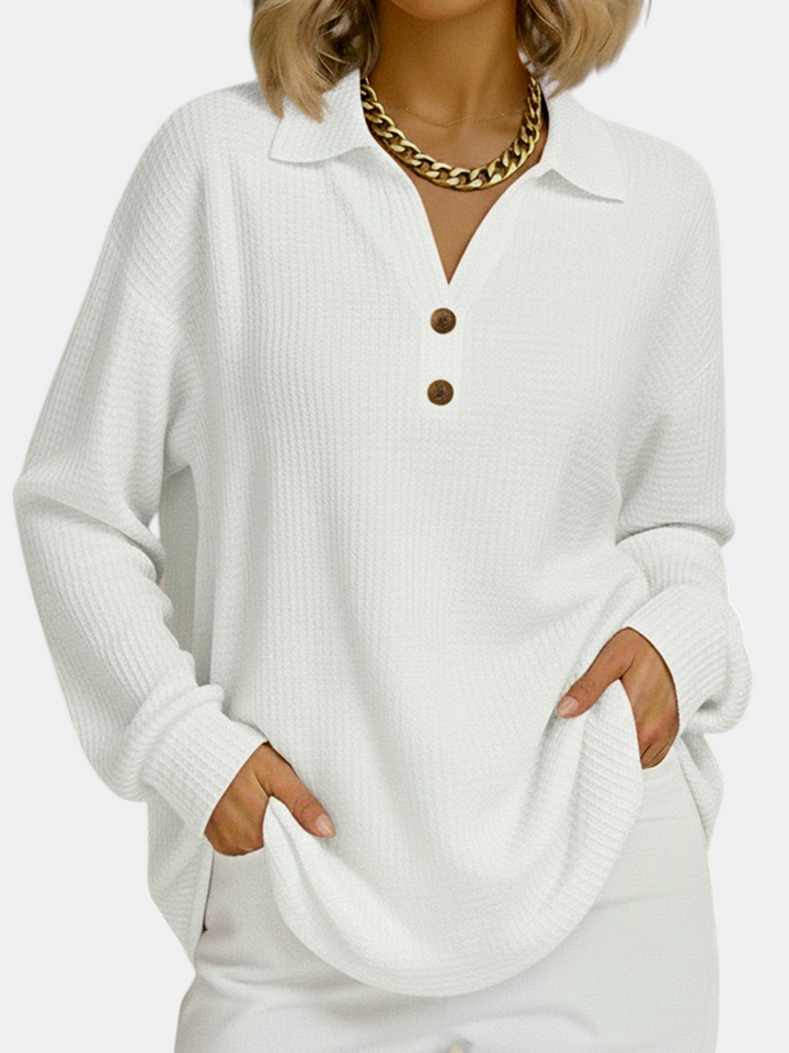 Margaret Dublin white sweatshirt with polo collar, brown buttons and waffle texture, ideal for a casual look.