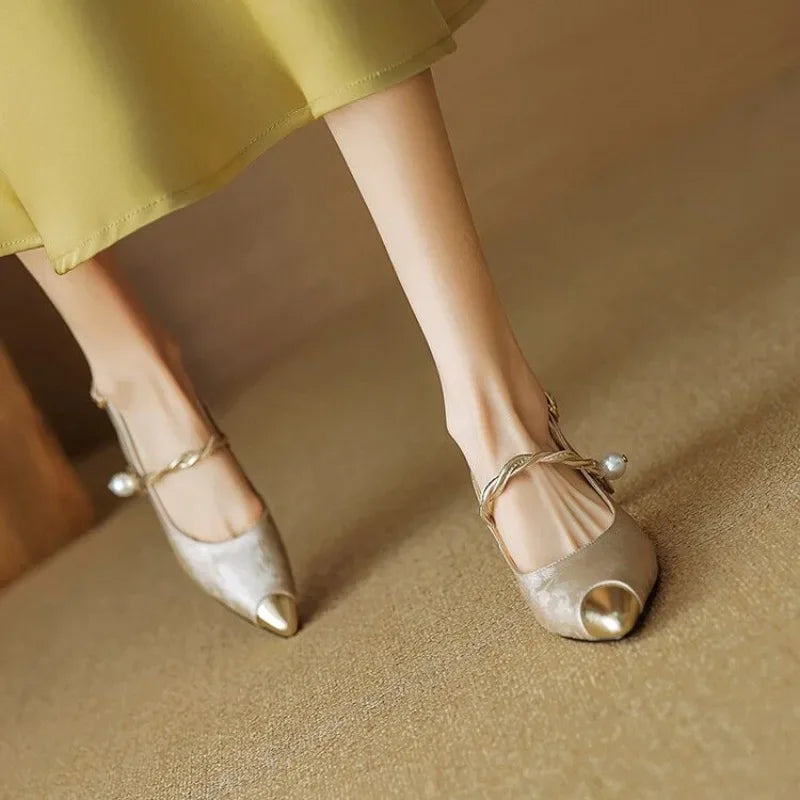 Margarete – Elegant Court Shoes