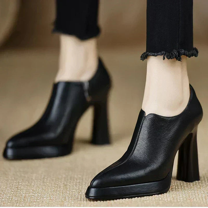 Lina – Stylish Court Shoes
