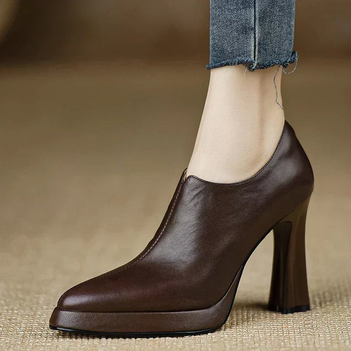 Lina – Stylish Court Shoes