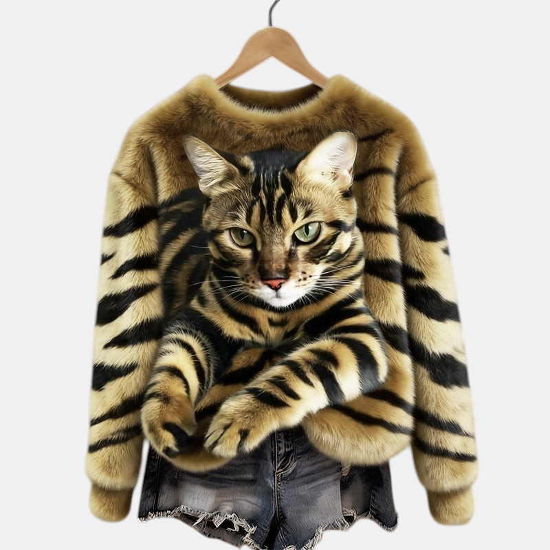 Camisola Margaret Dublin de pelo sintético macio com estampado realista de gato malhado em tons castanhos e pretos.