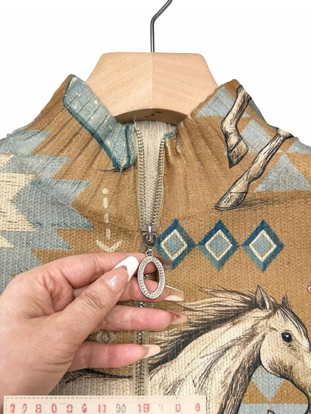 Aurora | Knitted Cardigan with Horse and Cactus Motif
