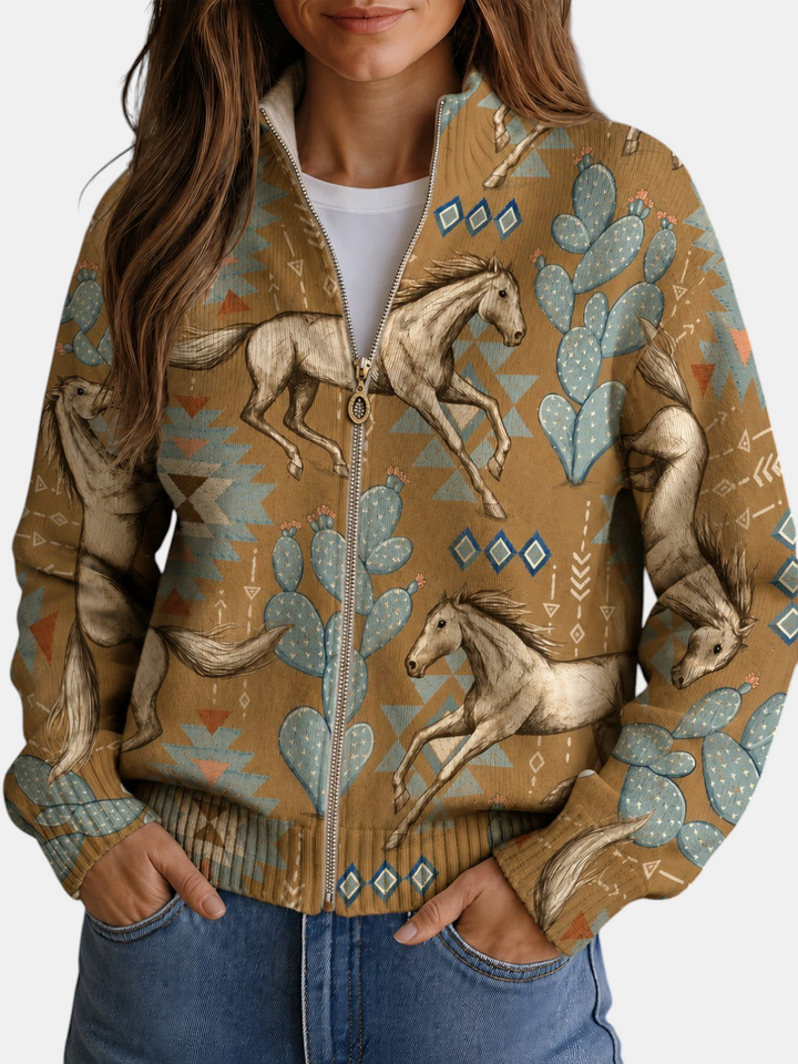 Cardigan Margaret Dublin castanho com fecho, estampado de cavalos e catos, estilo bomber em malha leve e confortável.
