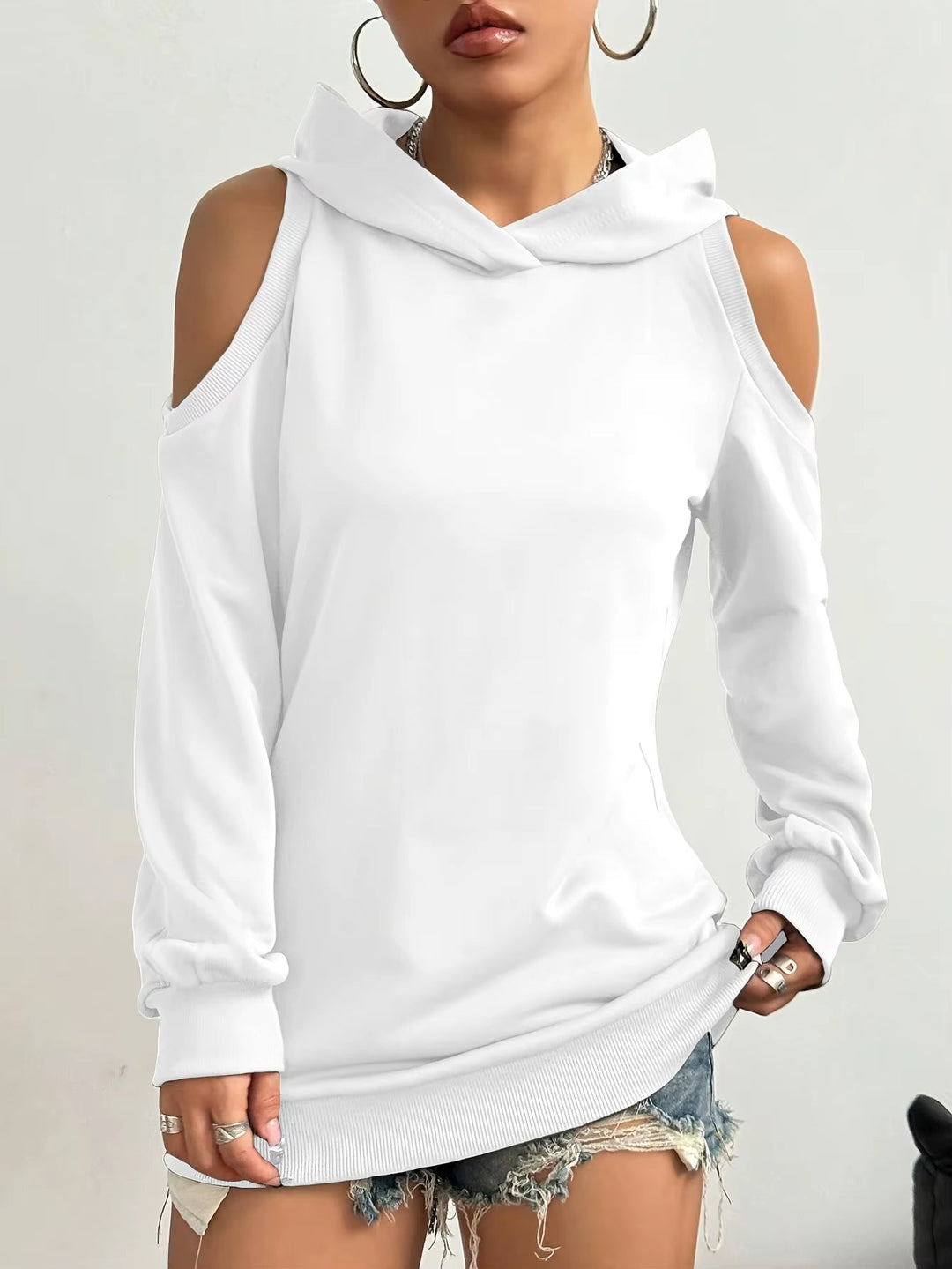 Camélia™ — Elegant Sweater with Open-Knit Shoulders